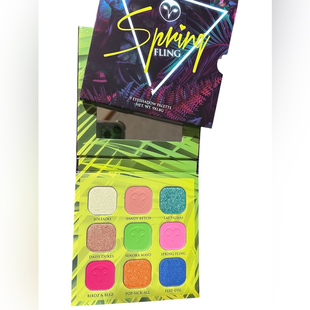Hank & Henry Spring Fling Eyeshadow Palette - Vibrant Mixed Shades